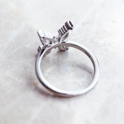 Exquisite 925 Sterling Silver Butterfly Ring with Shimmering White Stone - Image 5