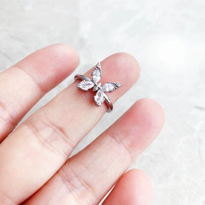 Exquisite 925 Sterling Silver Butterfly Ring with Shimmering White Stone - Image 6