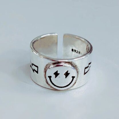 Gleaming Smiles: 925 Silver and Gold Plated Happy Face Rings - Image 3