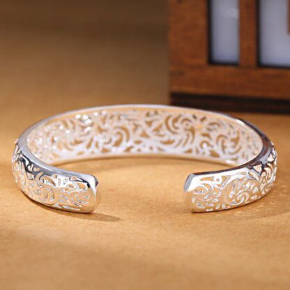 Exquisite 925 Silver Cuff Bangle: Adorn Your Wrist with Floral Elegance - Image 3