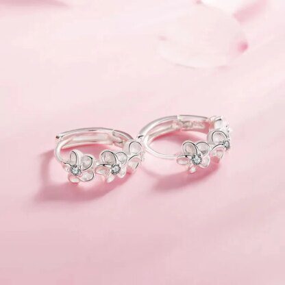 Sparkling Elegance: 925 Sterling Silver Crystal Zircon Flower Stud Earrings - Image 4