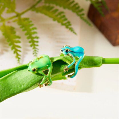 Vintage Frog Rings: Realistic Finger Rings for Amphibian Enthusiasts
