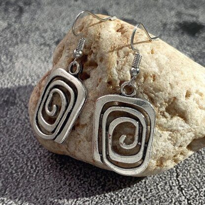 Vintage Bohemian Silver Plated Dangle Earrings: Timeless Elegance for the Modern Woman - Image 2