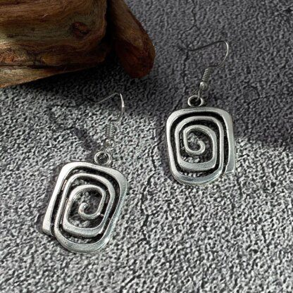 Vintage Bohemian Silver Plated Dangle Earrings: Timeless Elegance for the Modern Woman - Image 4