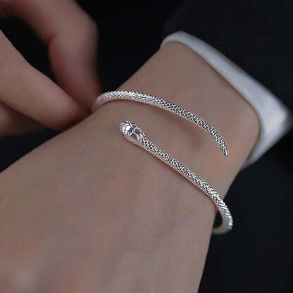 Serpentine Elegance: Snake Shape Bracelet for Women's Fun Party Fashion - Image 5