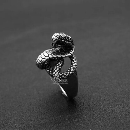 Wild Cobra Snake Ring: Stainless Steel Men's Accessory - Image 2