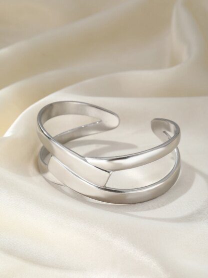 Silver Radiance: Silver Style Weave Bracelet for Timeless Elegance - Image 4