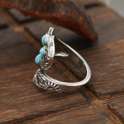 Vintage Turquoise Butterfly Ring: A Timeless Treasure - Image 2