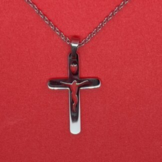 Elegant Silver Plated Cross Pendant Necklace with Tracked Delivery – Timeless Style