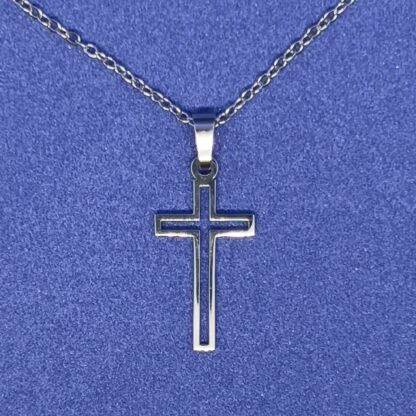 Silver Plated Cross Pendant Necklace with Tracked Delivery