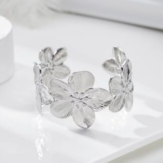 Exquisite Silver Textured Flower Wide Cuff Bracelet: Adorn Your Wrist with Floral Elegance