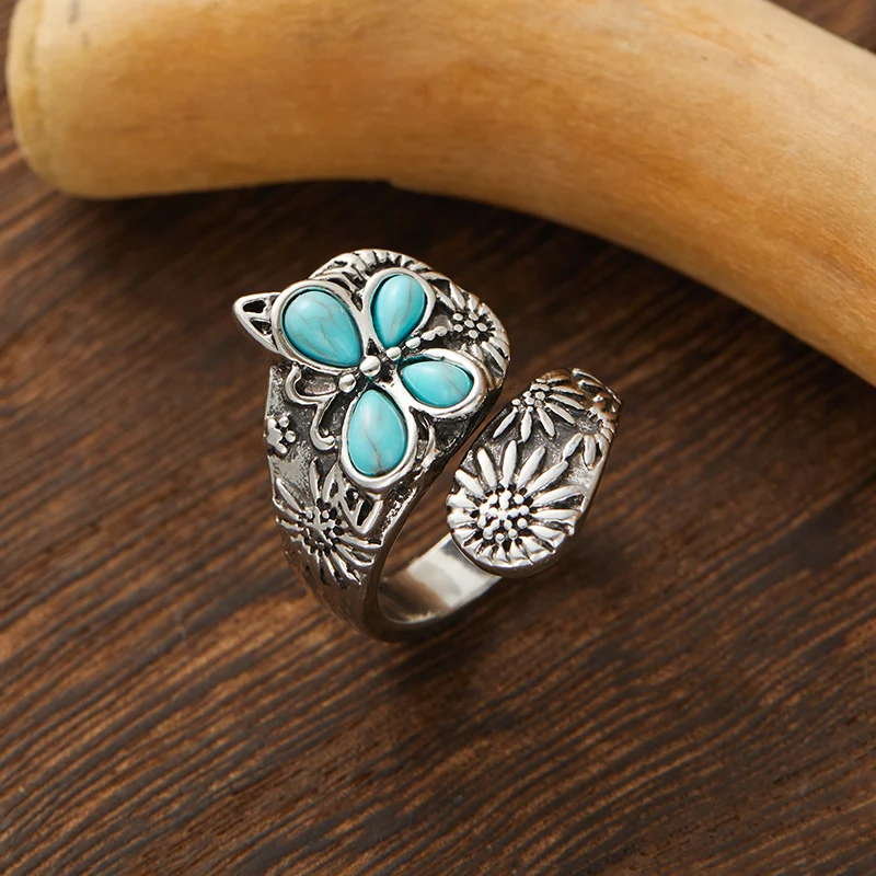 Vintage Turquoise Butterfly Ring: A Timeless Treasure